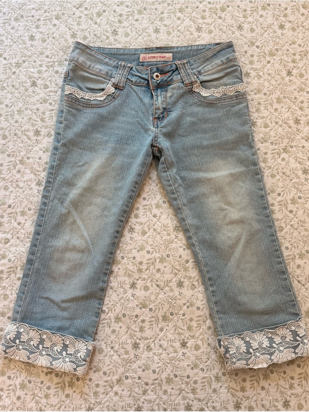 Y2k low rise denim capris with white lace detail